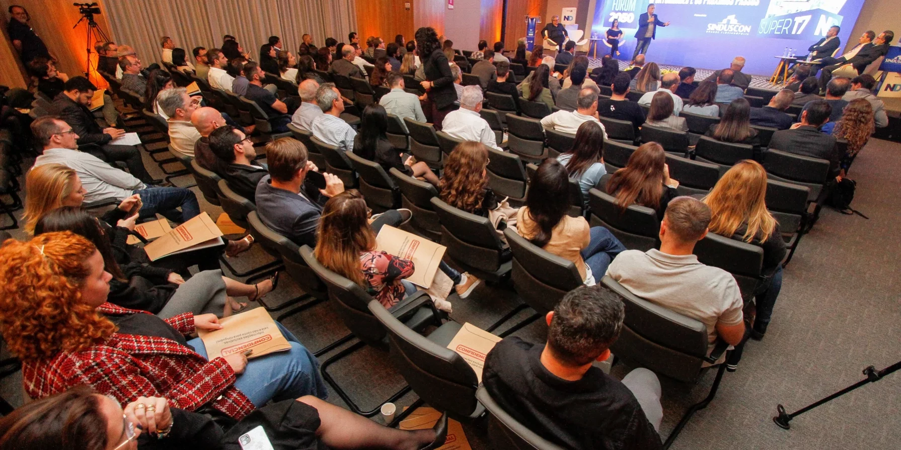 317afd 3ec5dc1ec9844bf5a28d7b890246556cmv2